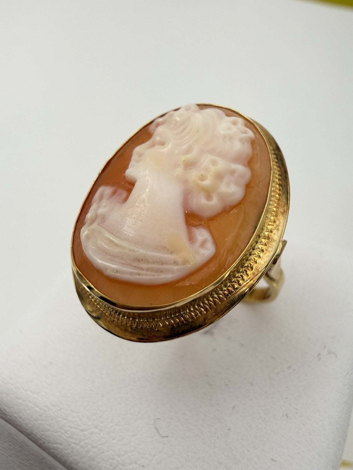 Anello con cammeo in conchiglia volto di donna, oro 18 kt – foto 11