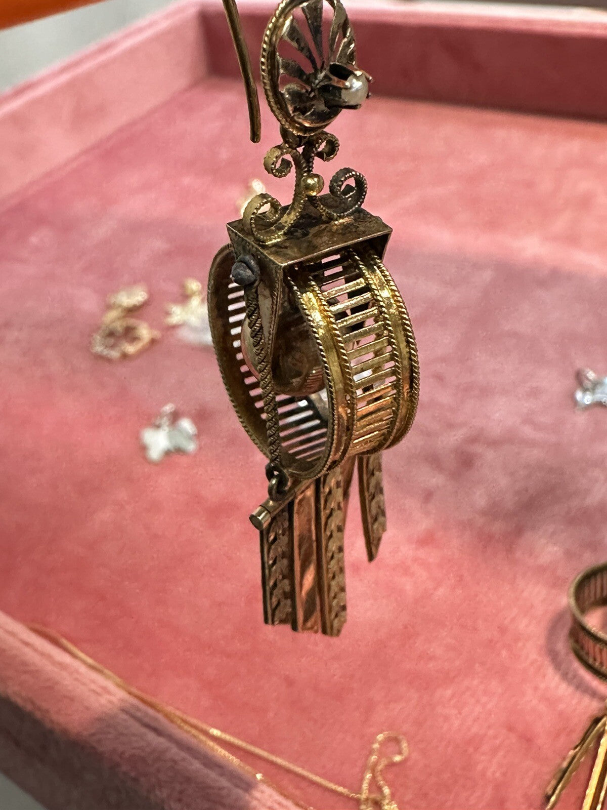 Orecchini antichi a frange in oro rosso 12 kt con sfere e microperle – foto 19