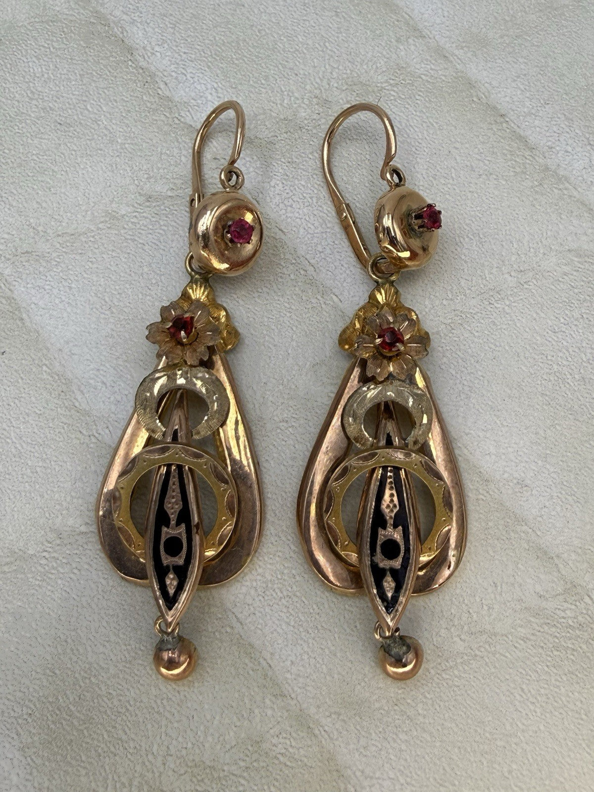 Orecchini borbonici in oro 6/7 kt con paste vitree rosse e microperle – foto 2