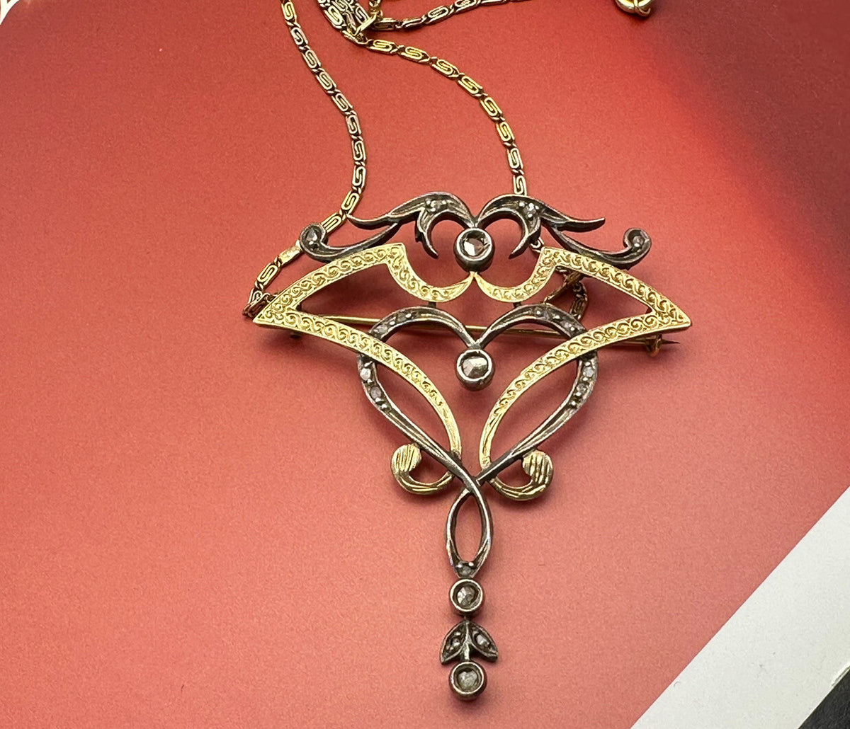 Collana con pendente-spilla antico in oro 12 kt, argento e diamanti, primi '900 – foto 7