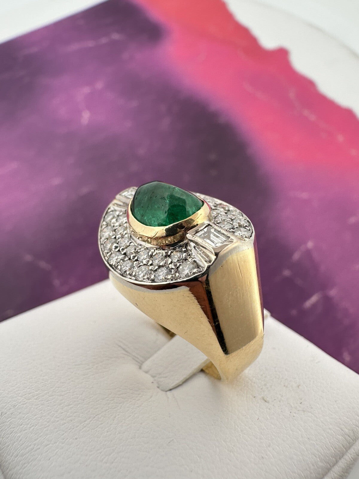 Anello a fascia in oro 18 kt con smeraldo cabochon e diamanti, anni '90 – foto 16