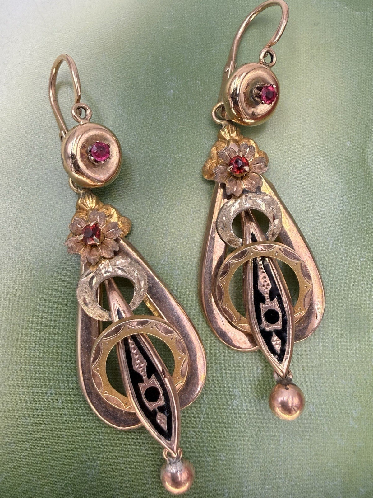 Orecchini borbonici in oro 6/7 kt con paste vitree rosse e microperle – foto 9