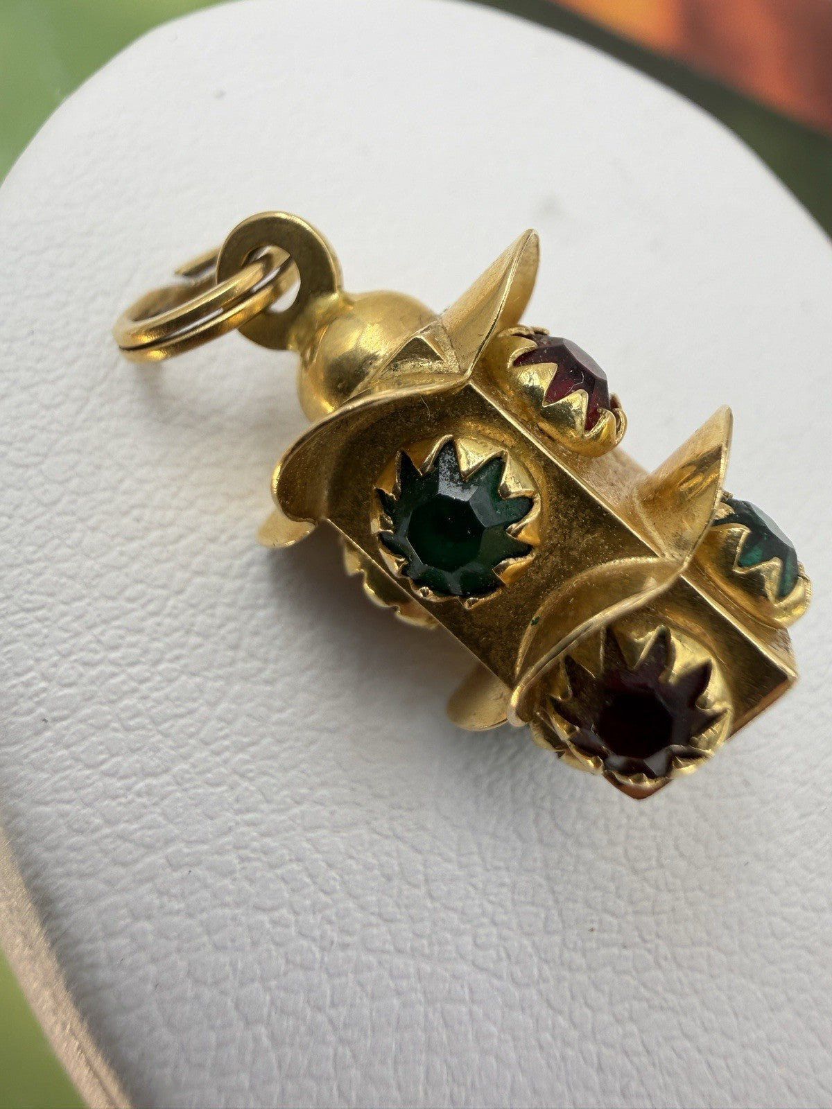 Ciondolo semaforo vintage in oro 18 kt con paste vitree, anni '70 – foto 5