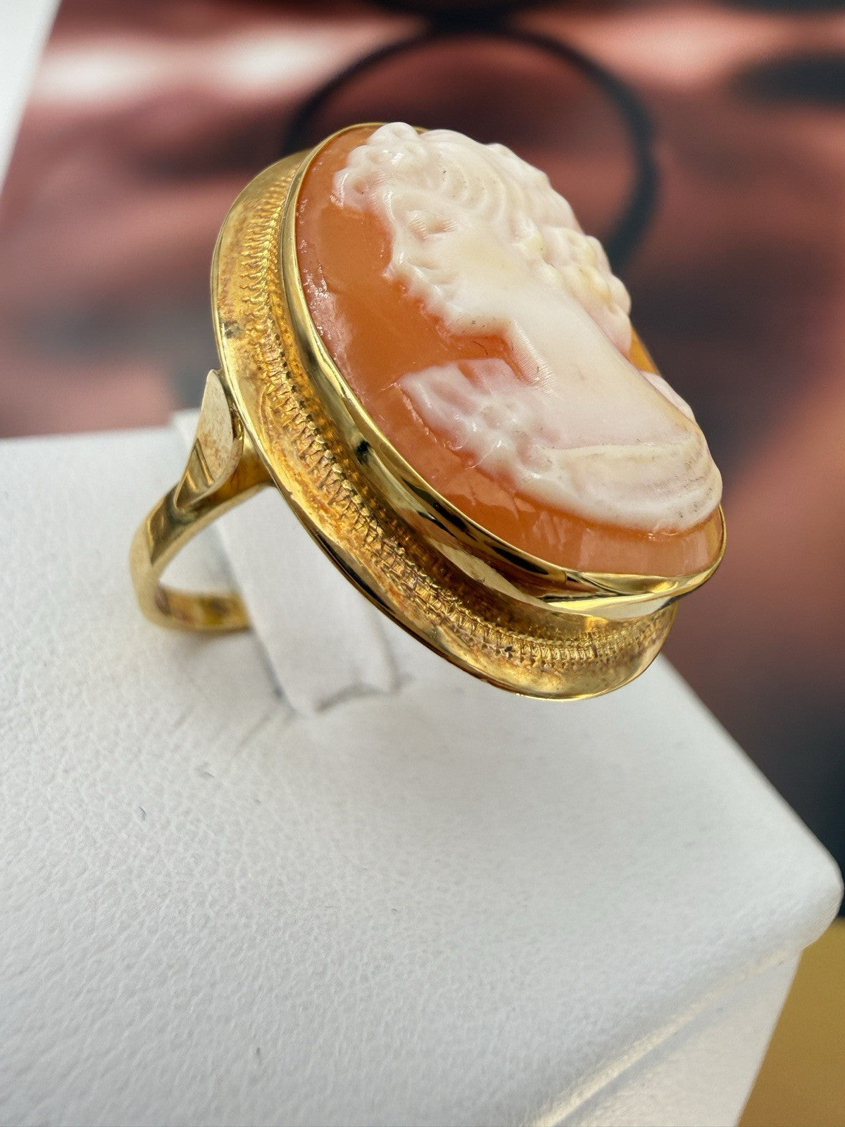 Anello con cammeo in conchiglia volto di donna, oro 18 kt – foto 5