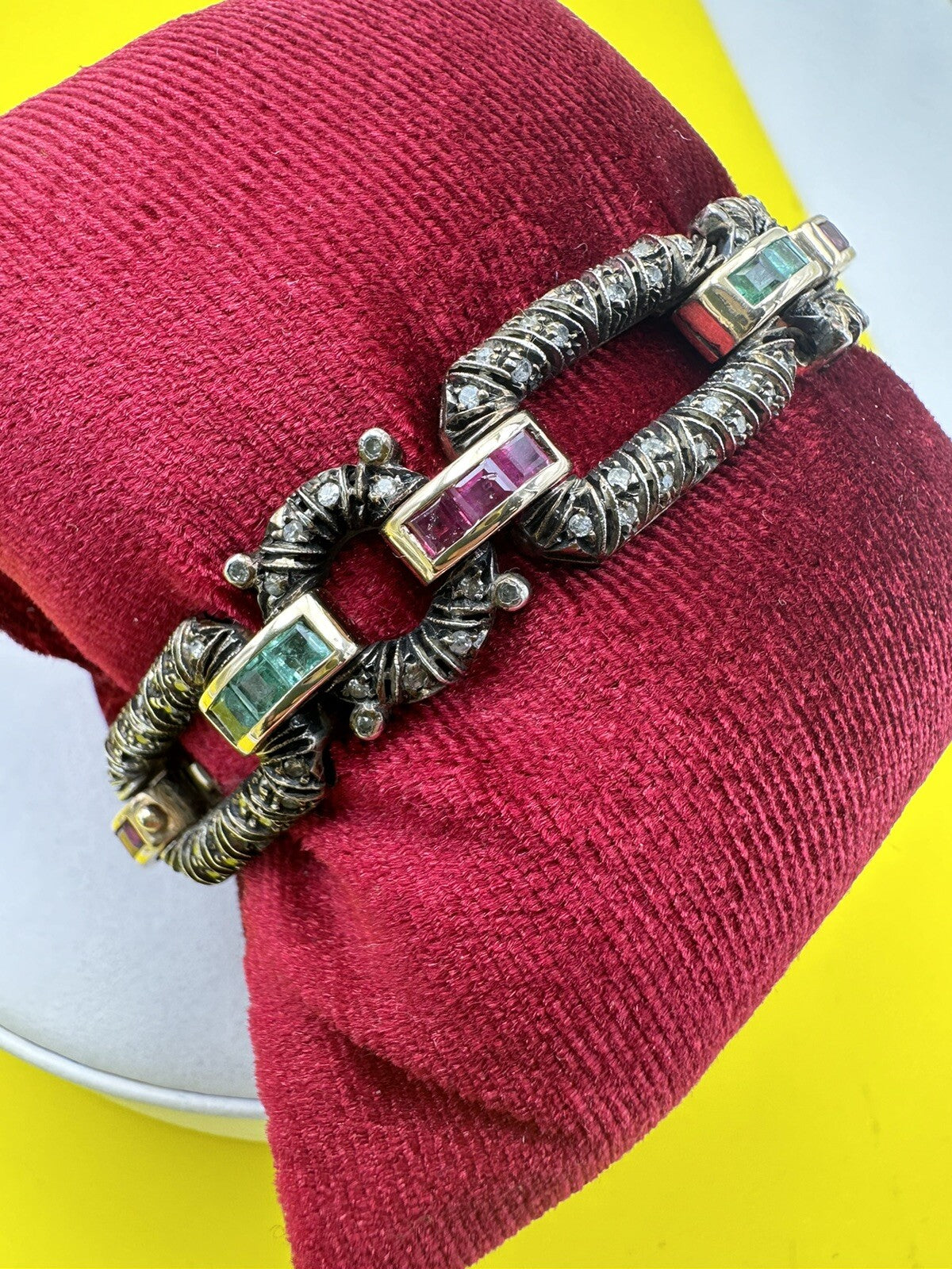 Bracciale vintage in oro 12 kt e argento con diamanti, rubini e smeraldi – foto 2