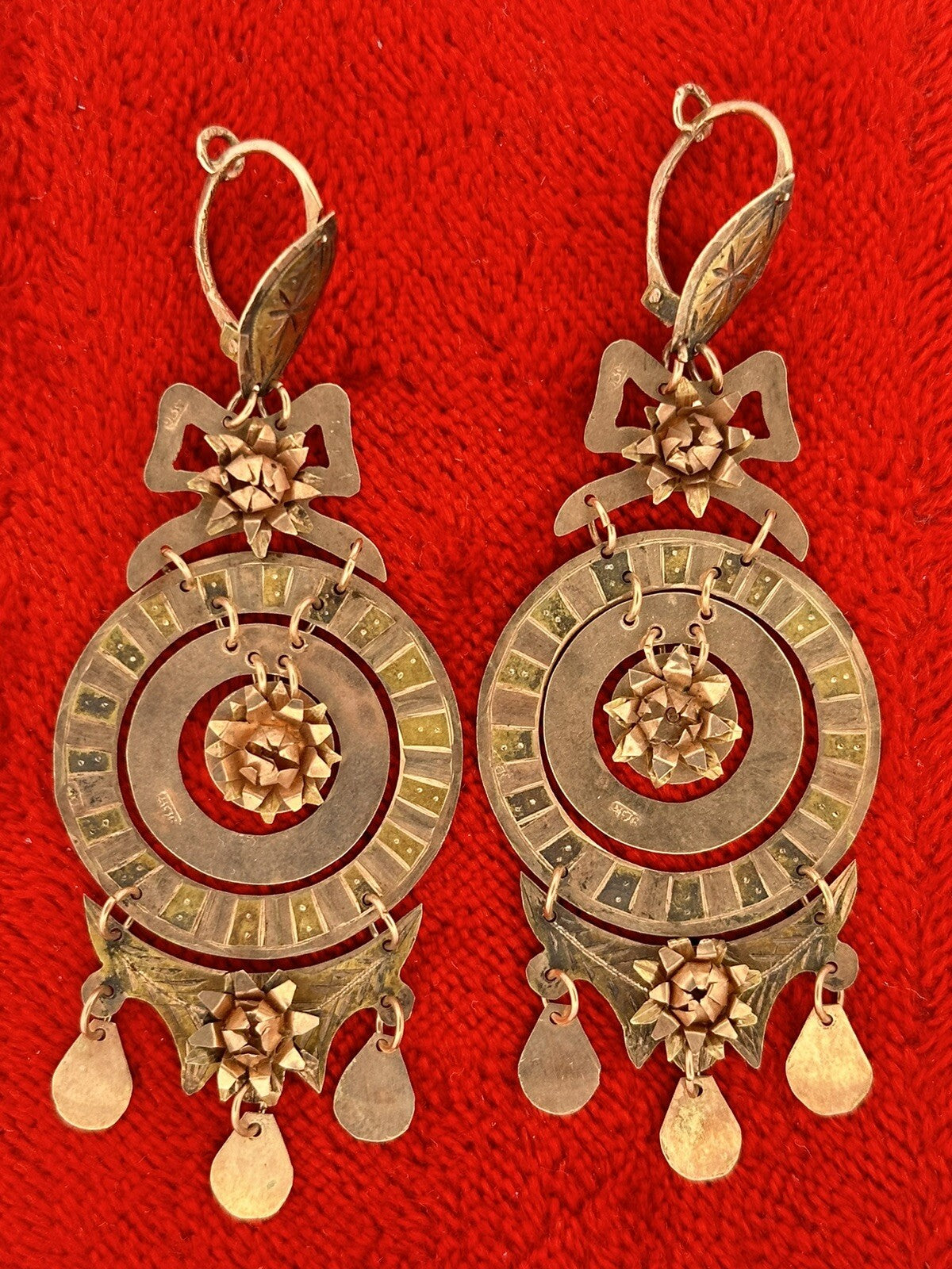 Orecchini borbonici a lamina d'oro 6/7 kt con fiocco floreale, '800 – foto 10