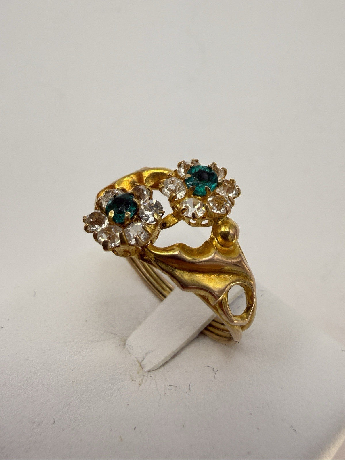 Anello antico in oro 12 kt con paste vitree verdi e bianche, inizi '900 – foto 6