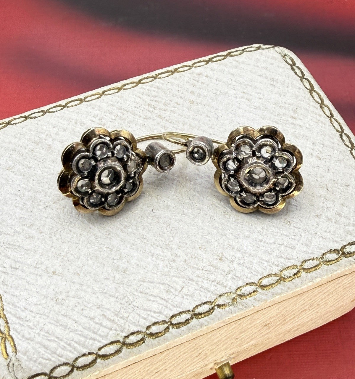 Orecchini a toppa in oro 12 kt e argento con diamanti taglio rosa, anni '50 – foto 16