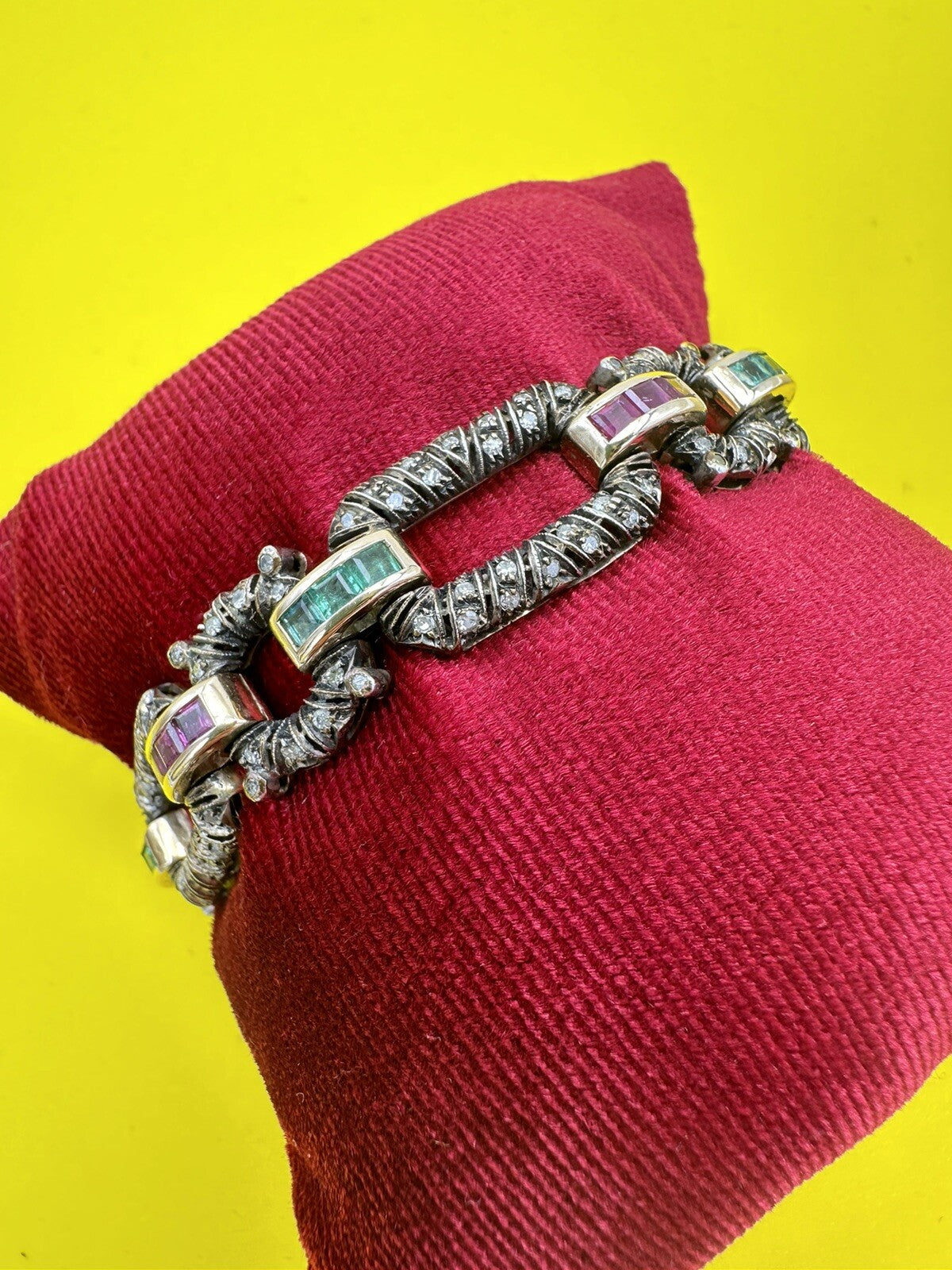 Bracciale vintage in oro 12 kt e argento con diamanti, rubini e smeraldi – foto 13