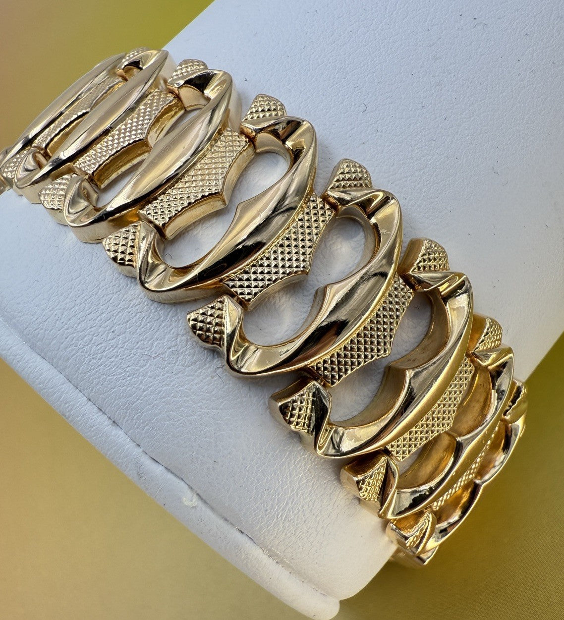 Bracciale tappeto semirigido vintage in oro rosa 18 kt, anni '60