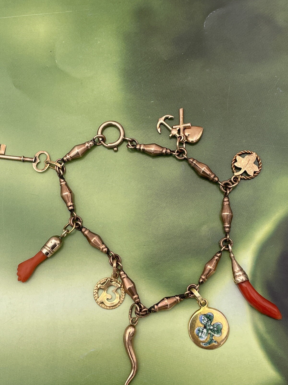 Bracciale portafortuna antico in oro rosa 6/7 kt con 8 charms – foto 5