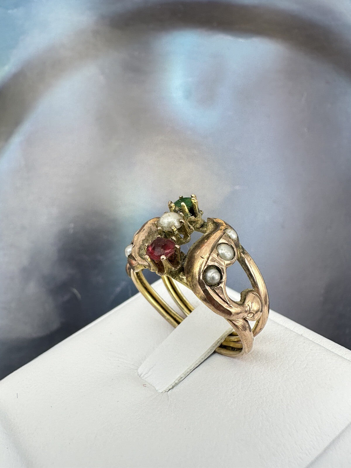 Anello borbonico in oro 6/7 kt con paste vitree e mezza perla, fine '800 – foto 15