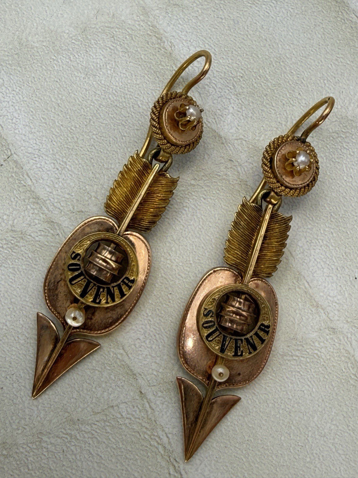 Orecchini borbonici in oro 6/7 kt con scritta smaltata e microperle – foto 11