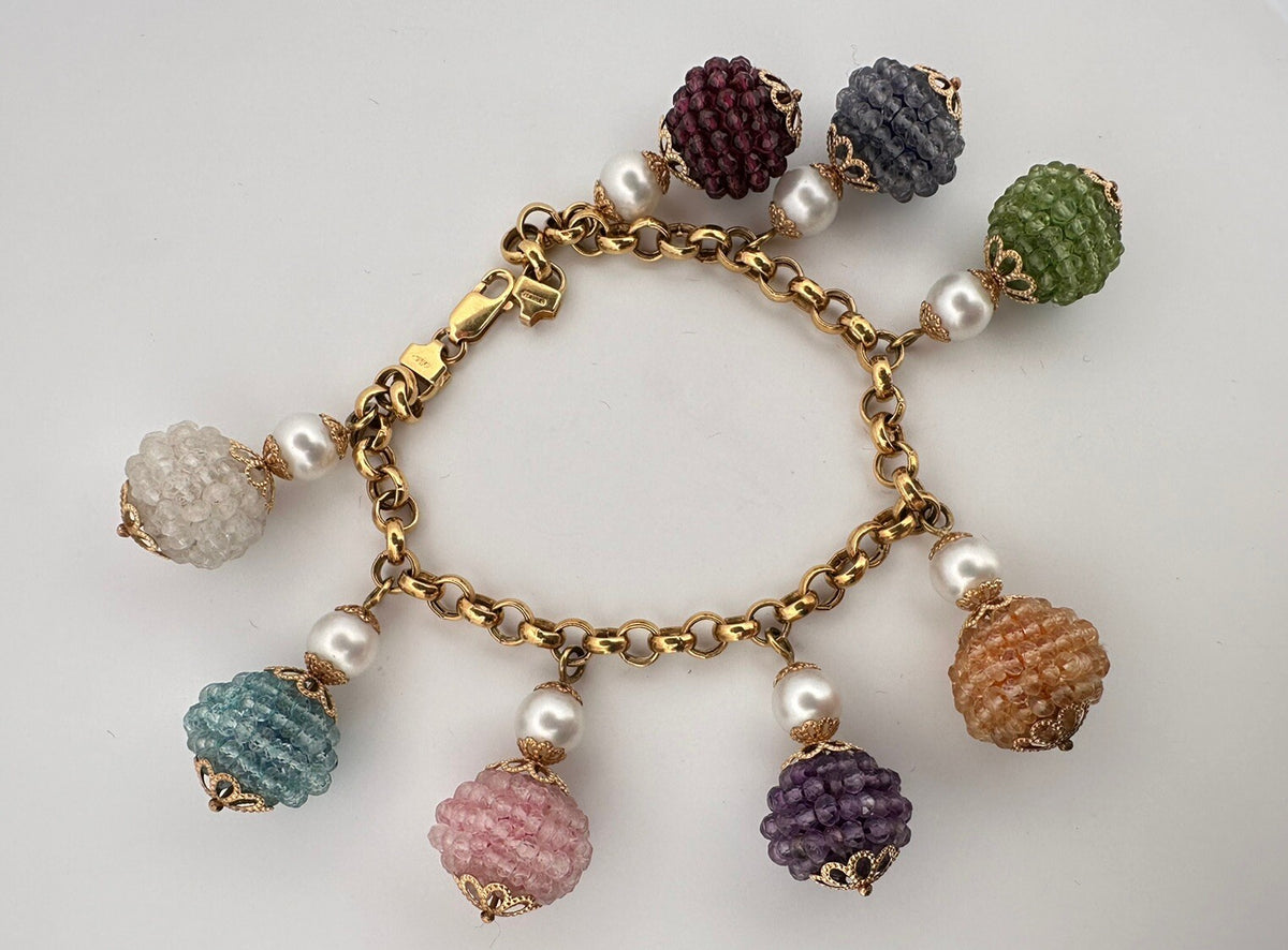 Bracciale charms in oro giallo 18 kt con pietre dure e perle – foto 10