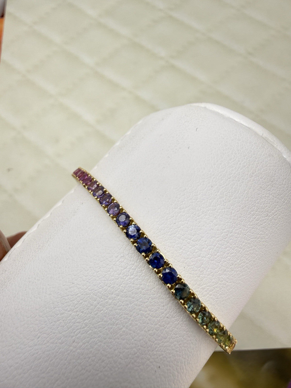 Bracciale tennis rainbow in oro giallo 18 kt con zaffiri multicolor – foto 15