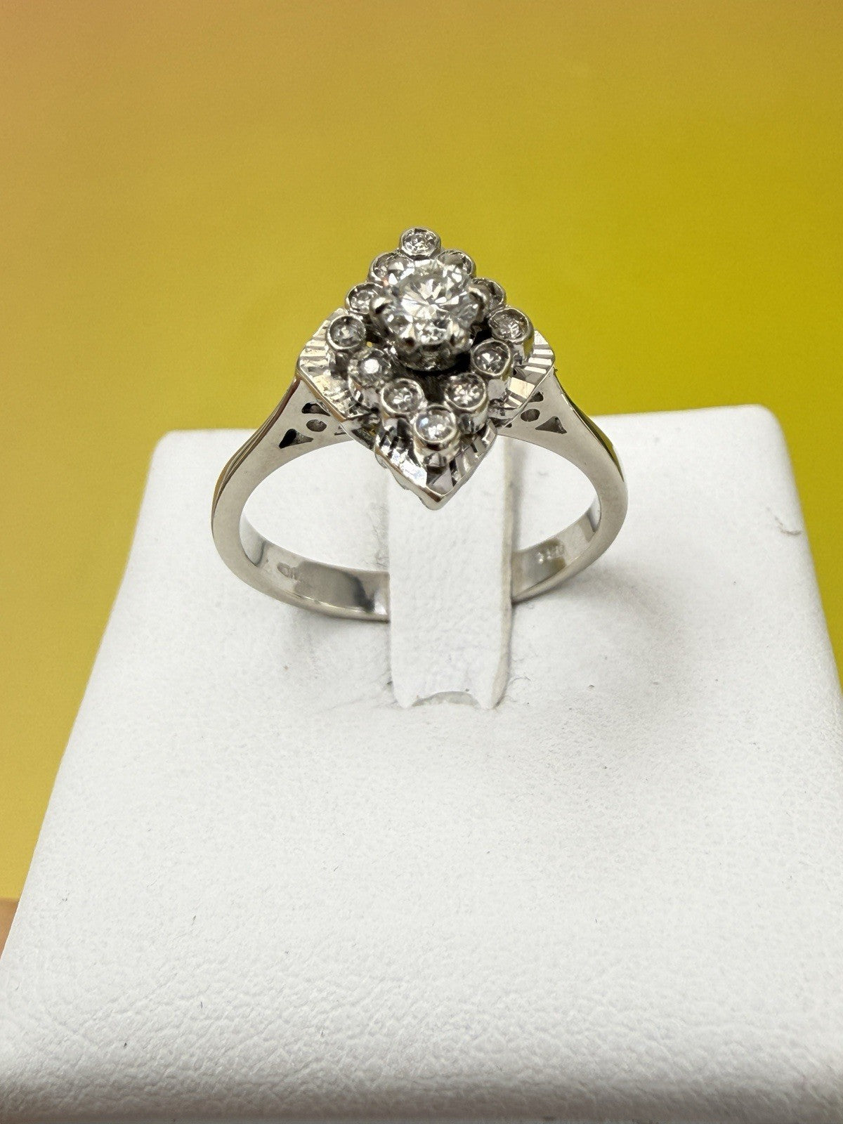 Anello da fidanzamento vintage in oro bianco 18 kt con brillanti, anni '70 – foto 5