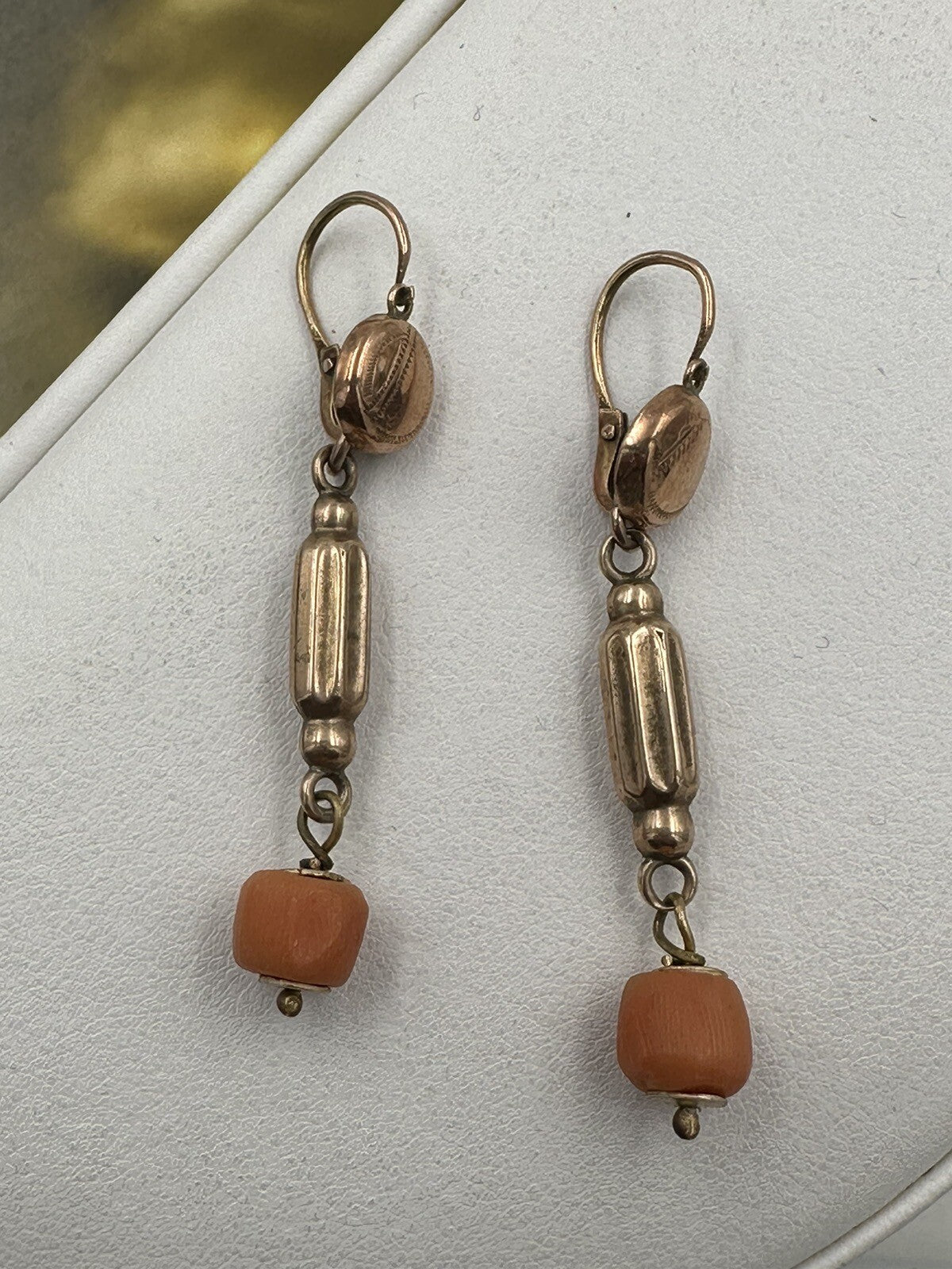 Orecchini pendenti antichi in oro rosso 9 kt con corallo, inizi '900 – foto 10