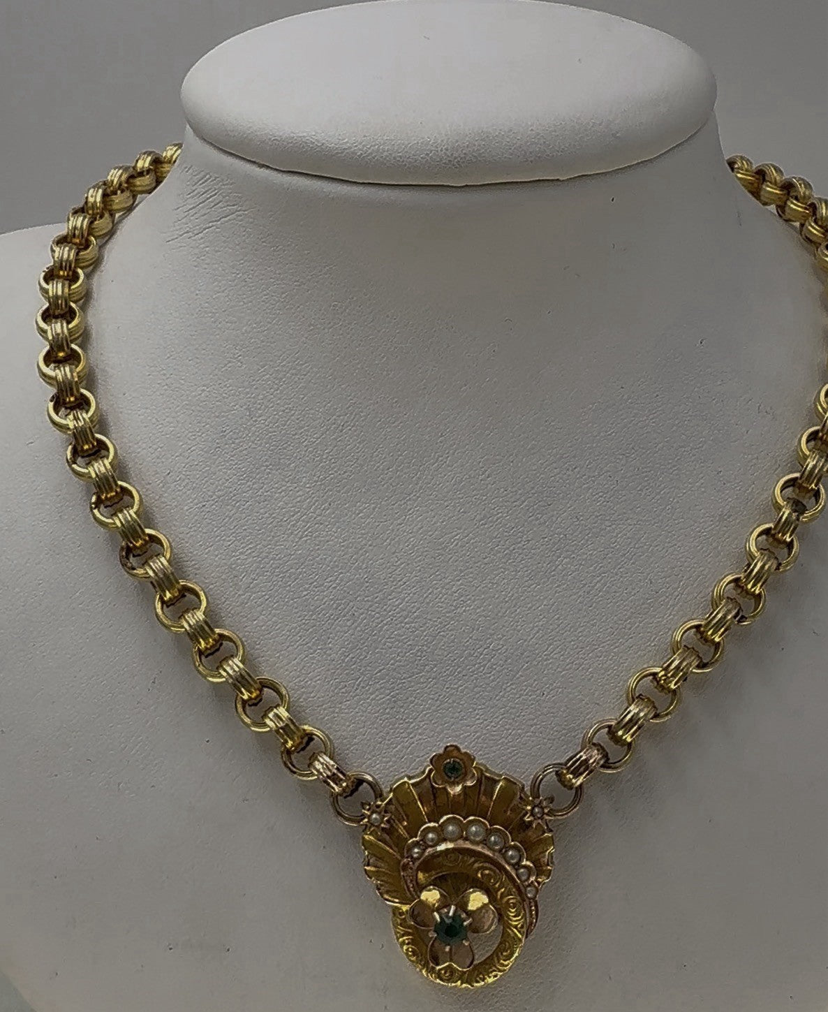 Collana antica in oro 6/7 kt con centrale a conchiglia, perline e paste vitree – foto 8