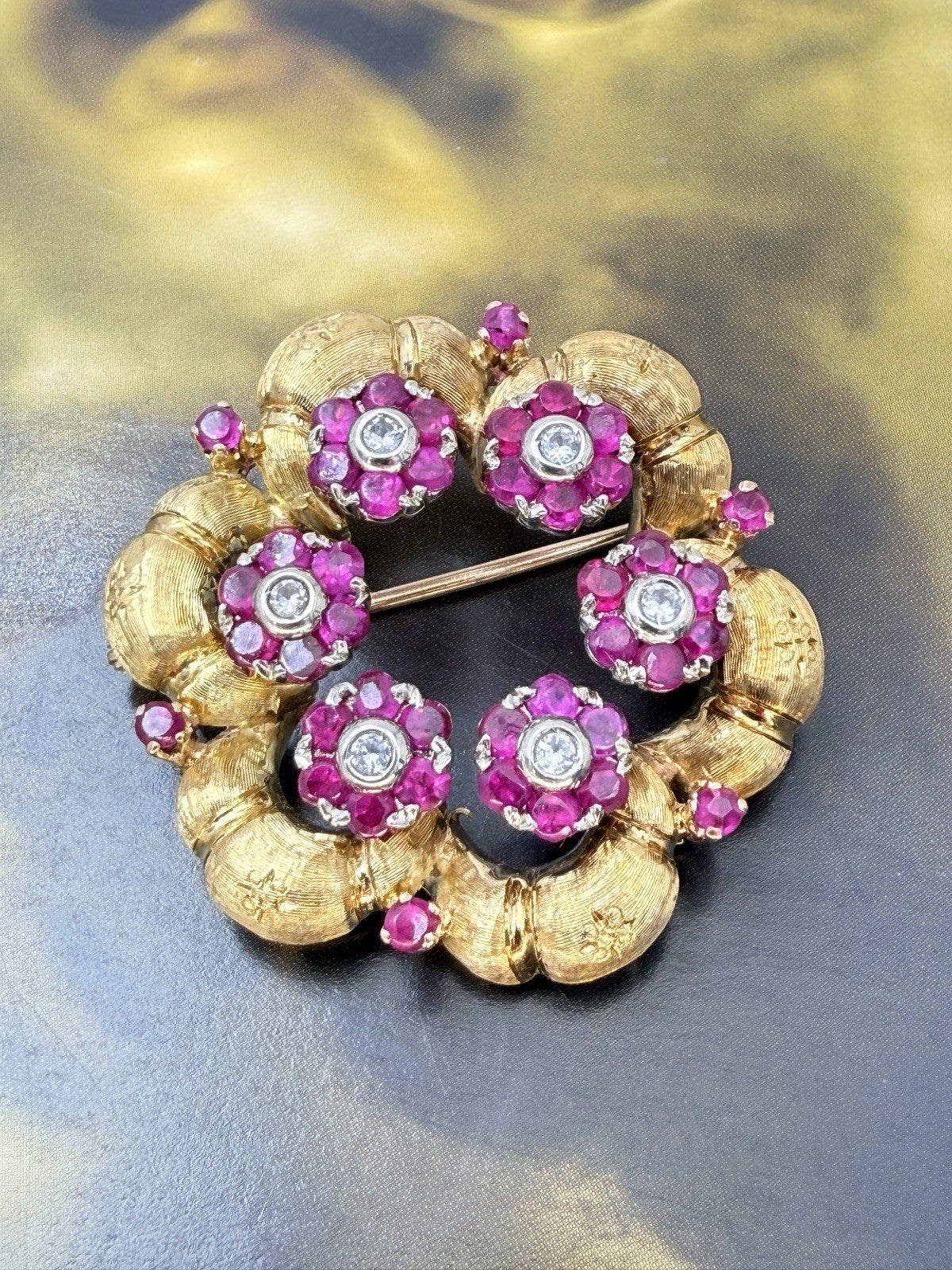 Spilla vintage in oro 18 kt con rubini e brillanti, anni '70 – foto 10