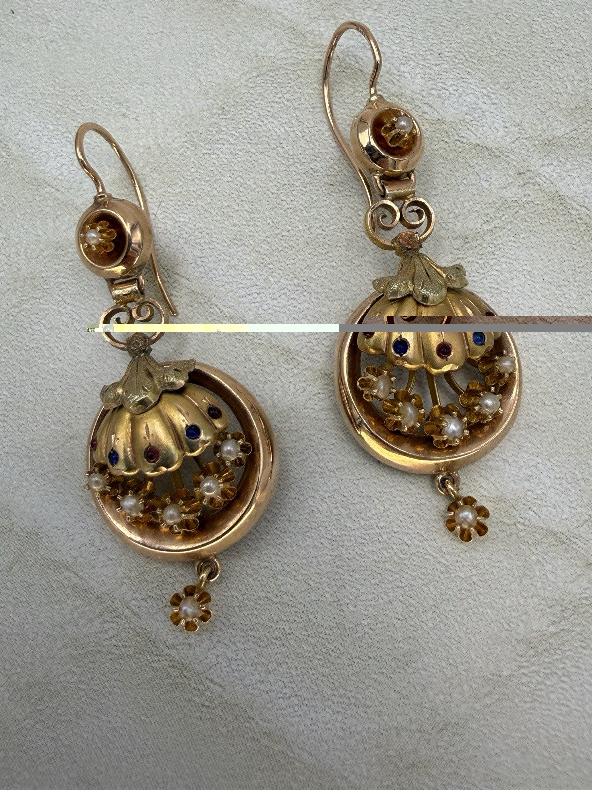 Orecchini borbonici in oro 6/7 kt con paste vitree rosse e blu e microperle – foto 4