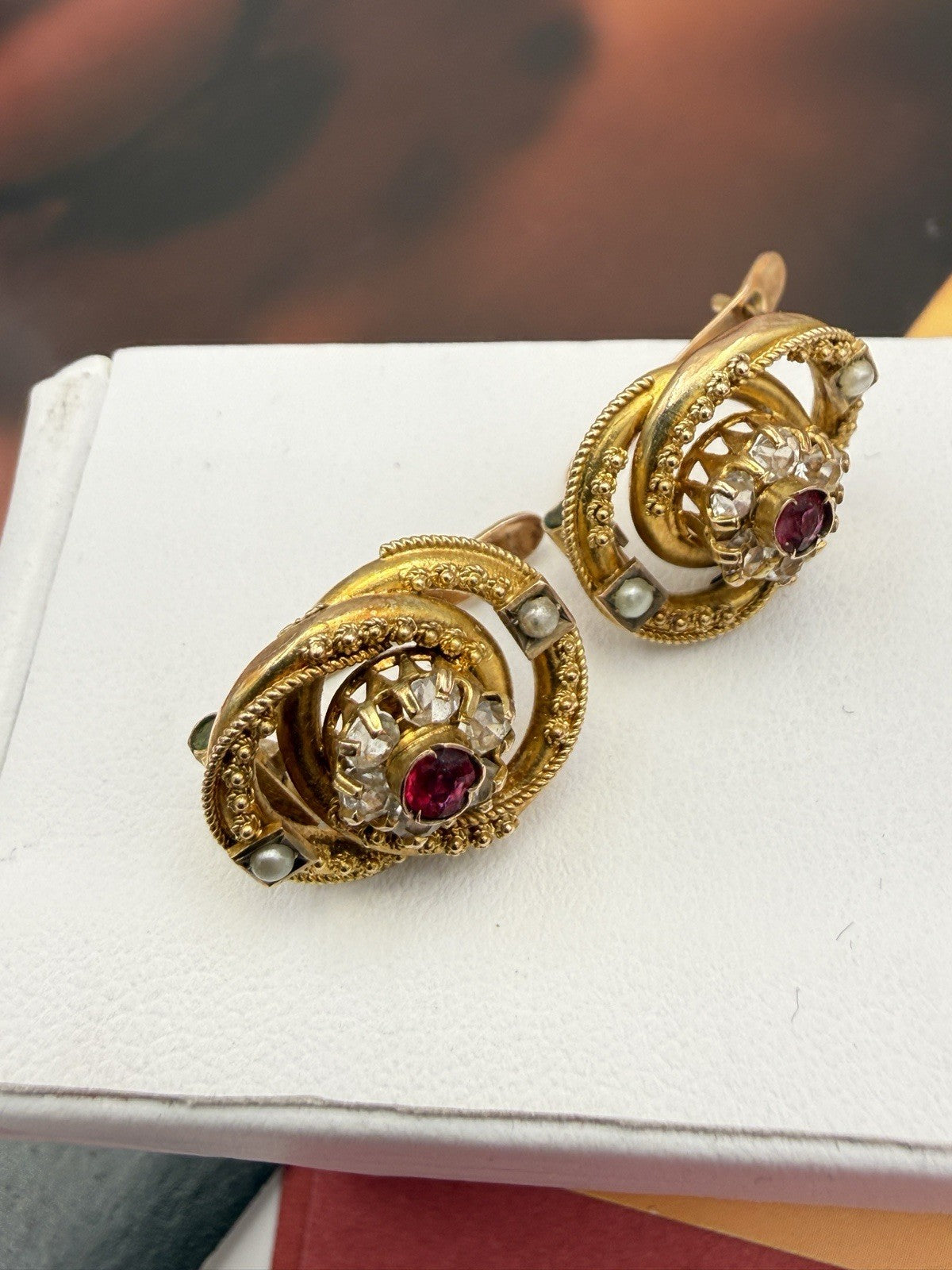 Orecchini antichi in oro 12 kt con paste vitree bianche e rosse, inizi '900 – foto 6