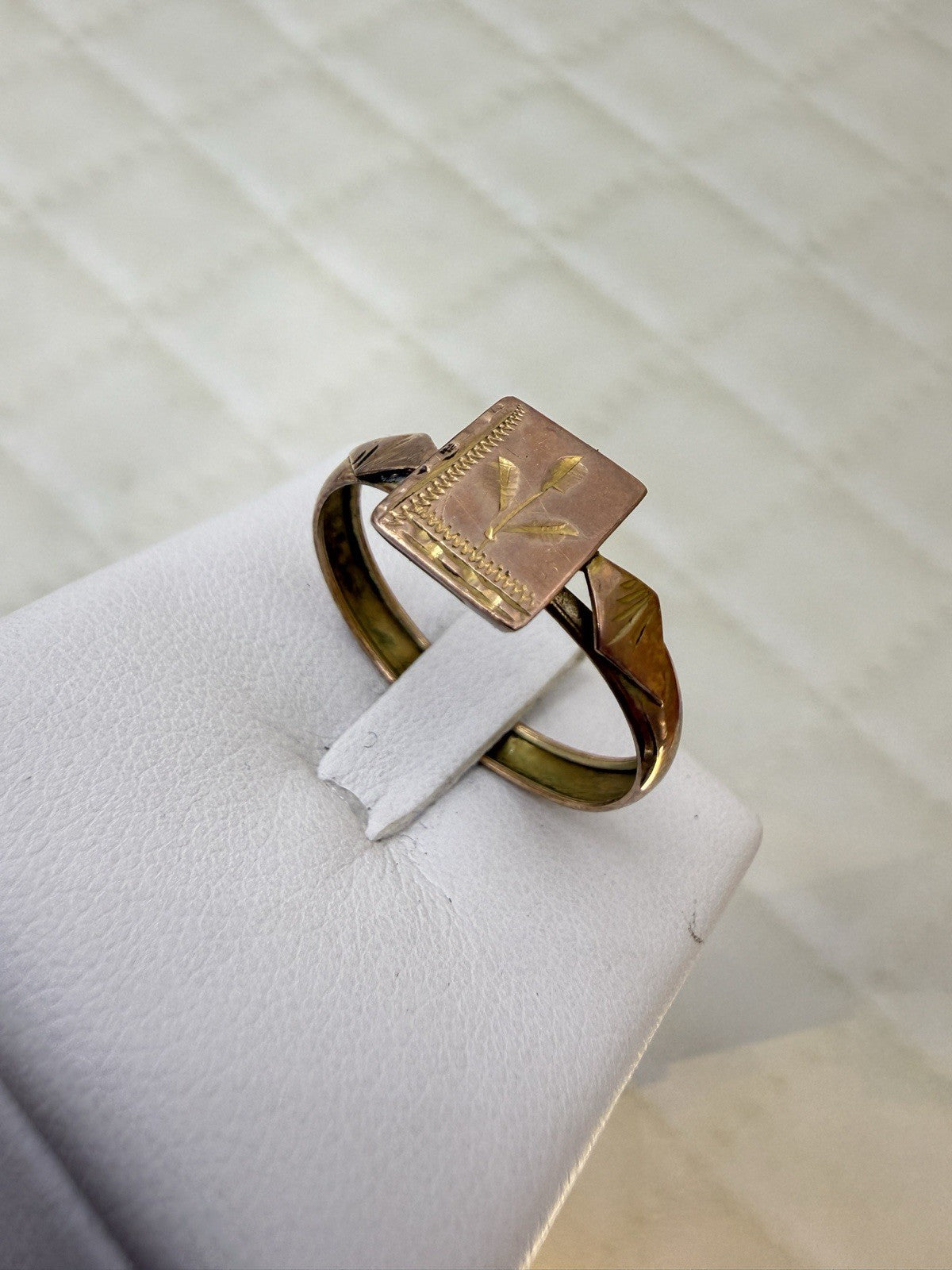 Anello borbonico inciso in oro 6/7 kt, misura 24, fine '800 – foto 6
