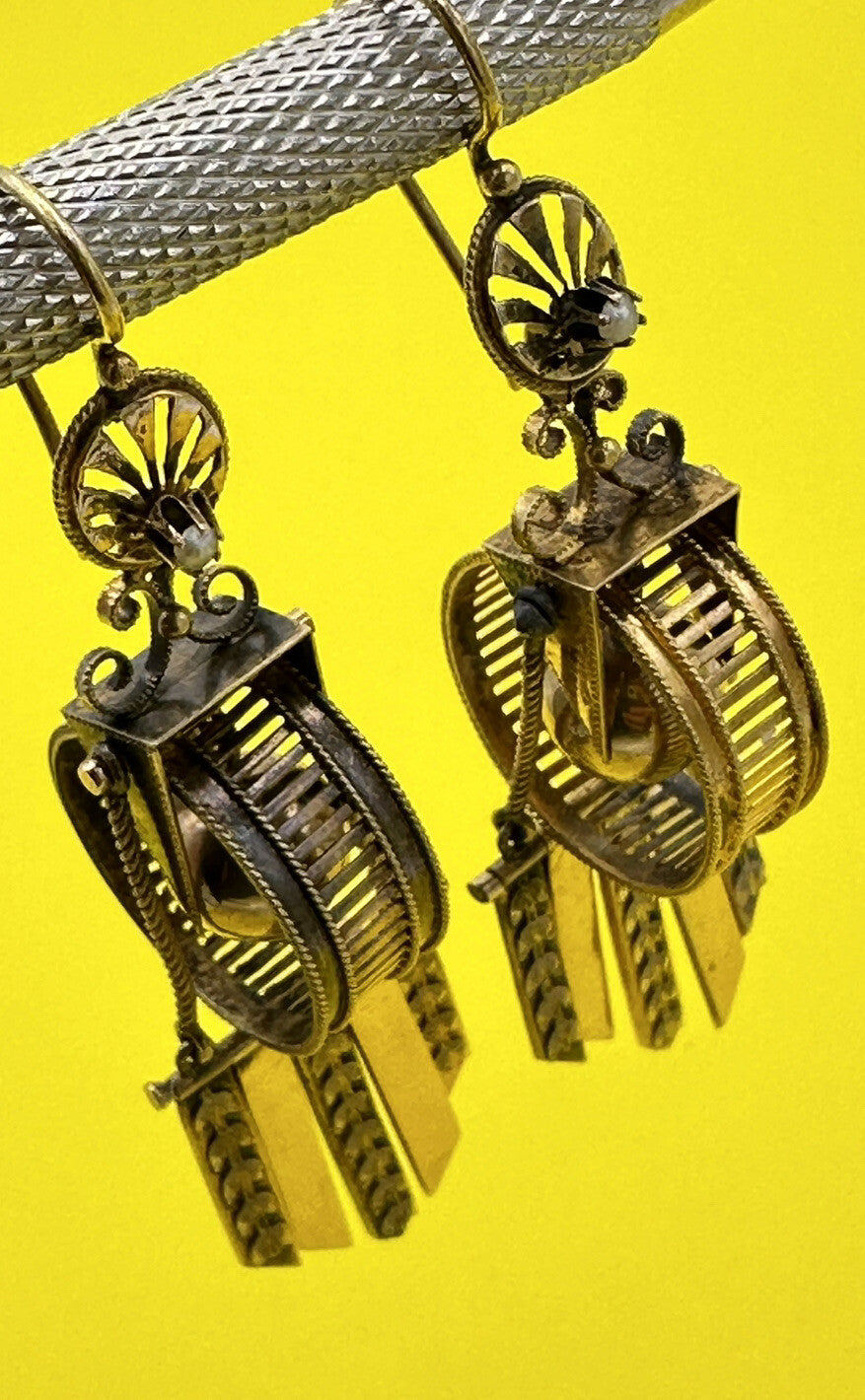 Orecchini antichi a frange in oro rosso 12 kt con sfere e microperle – foto 11