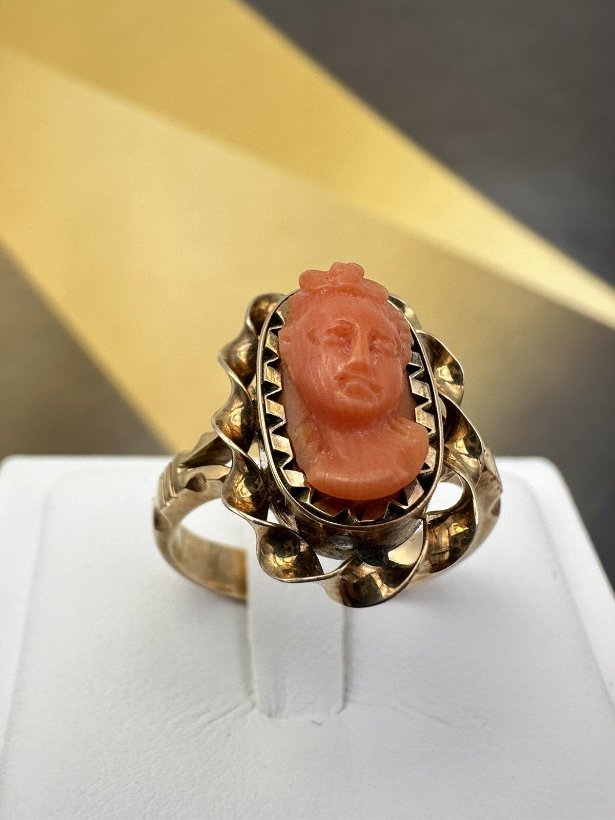 Anello borbonico in oro 6/7 kt con cammeo di corallo su onice, fine '800 – foto 13