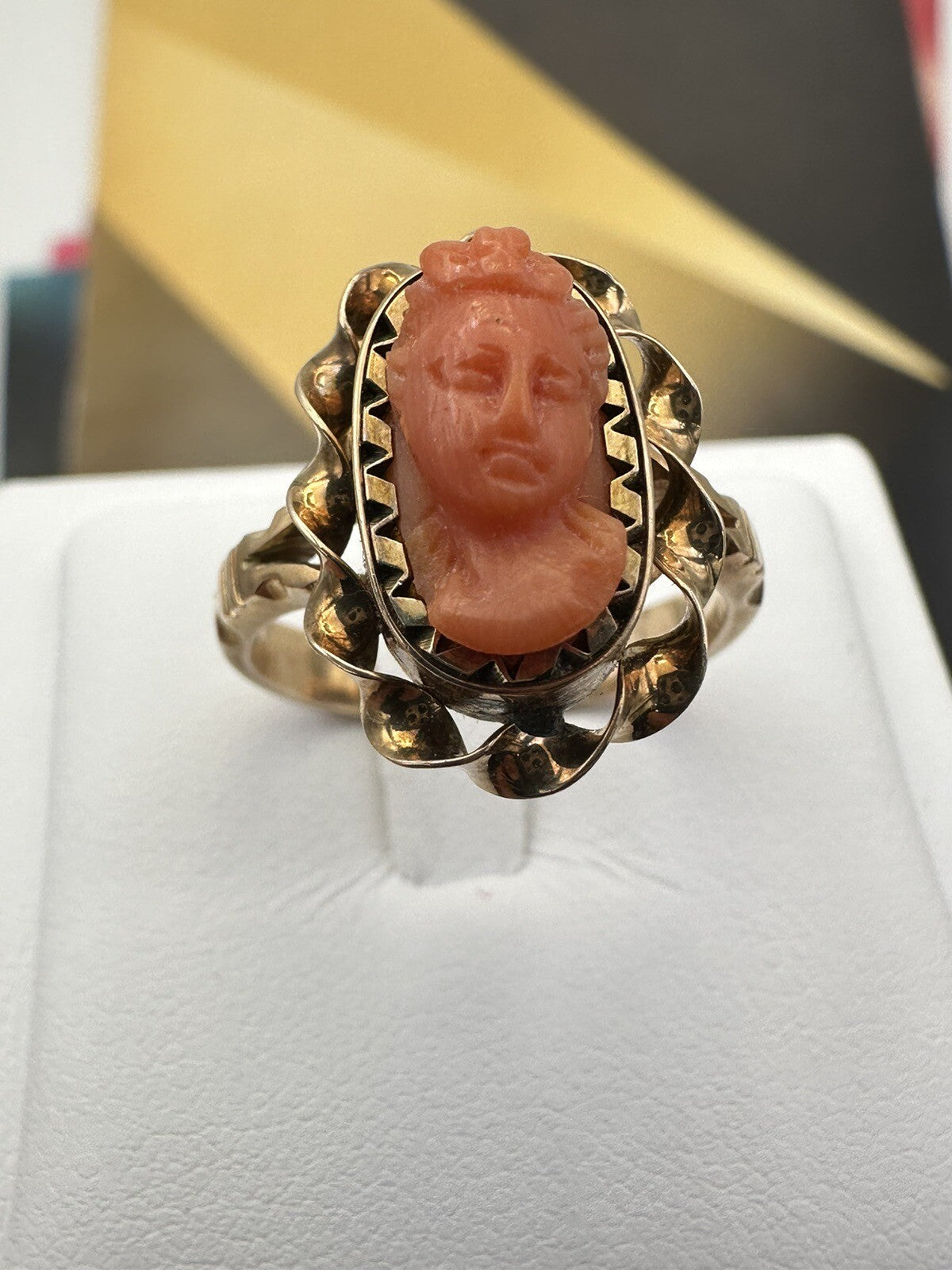 Anello borbonico in oro 6/7 kt con cammeo di corallo su onice, fine '800 – foto 7