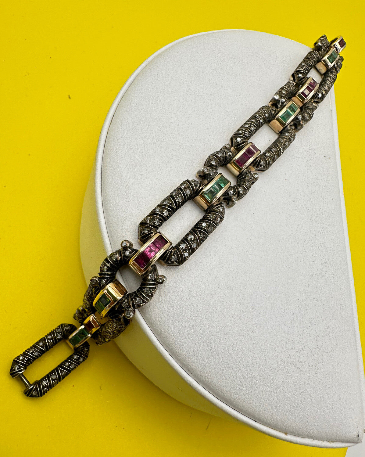 Bracciale vintage in oro 12 kt e argento con diamanti, rubini e smeraldi – foto 14