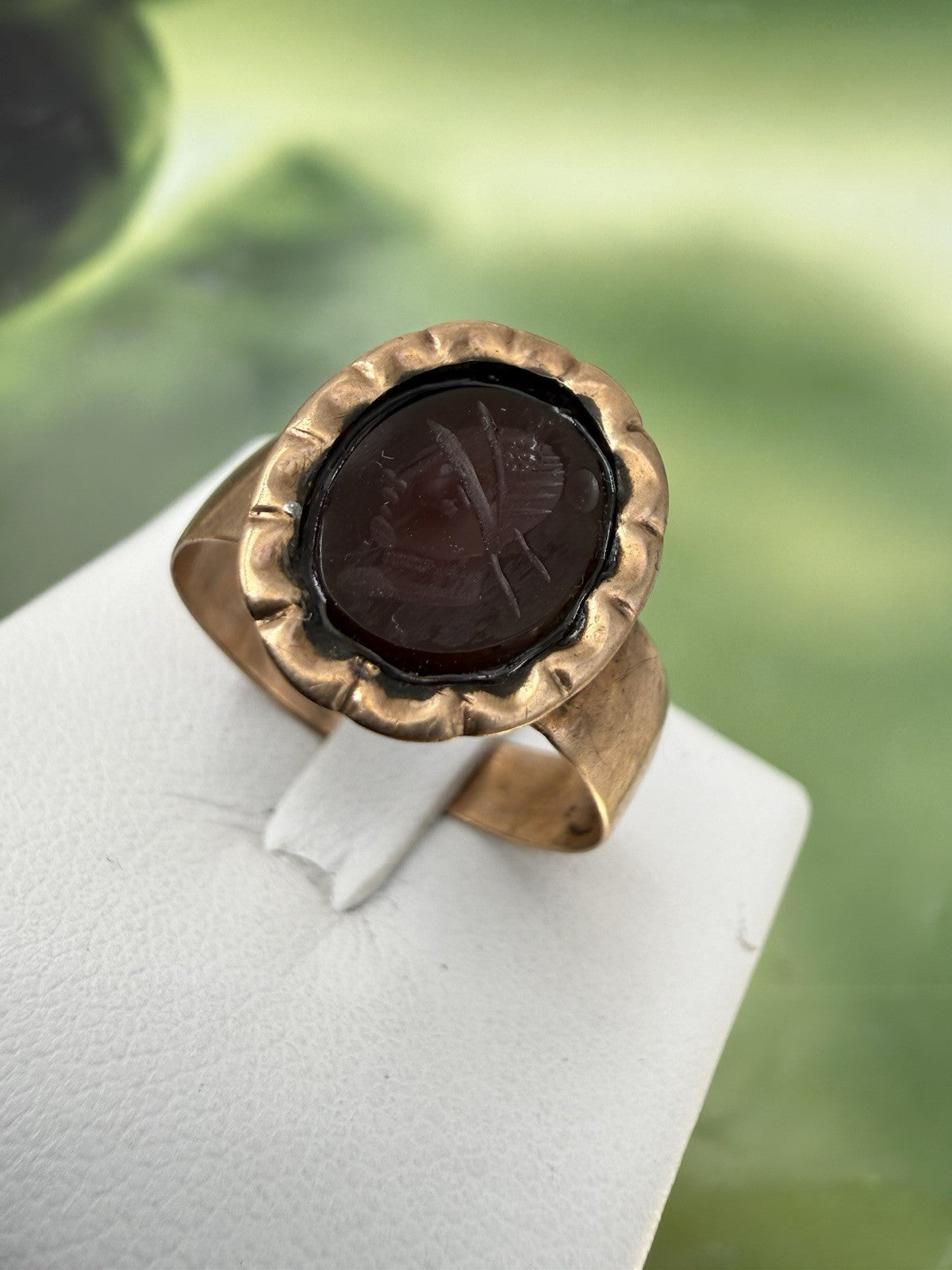 Anello borbonico in oro 6/7 kt con corniola incisa a guerriero, fine '800 – foto 2