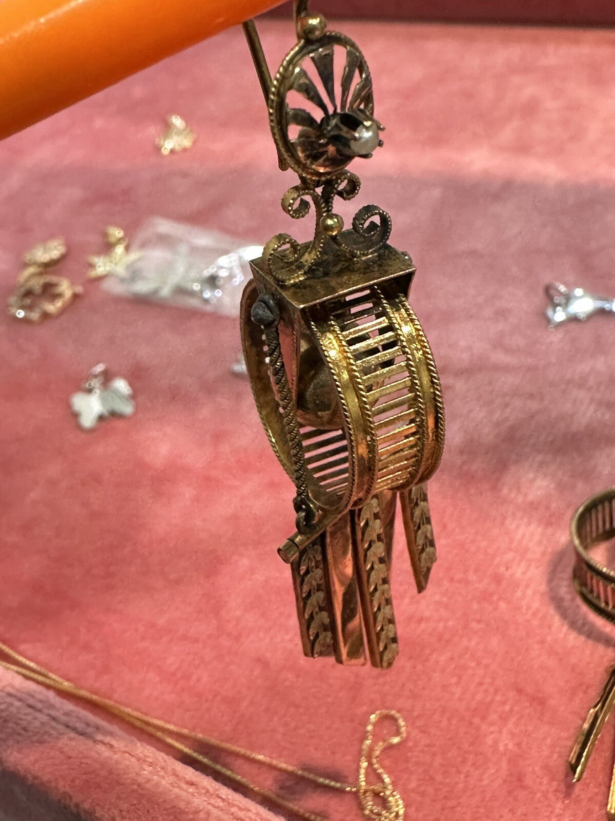 Orecchini antichi a frange in oro rosso 12 kt con sfere e microperle – foto 18