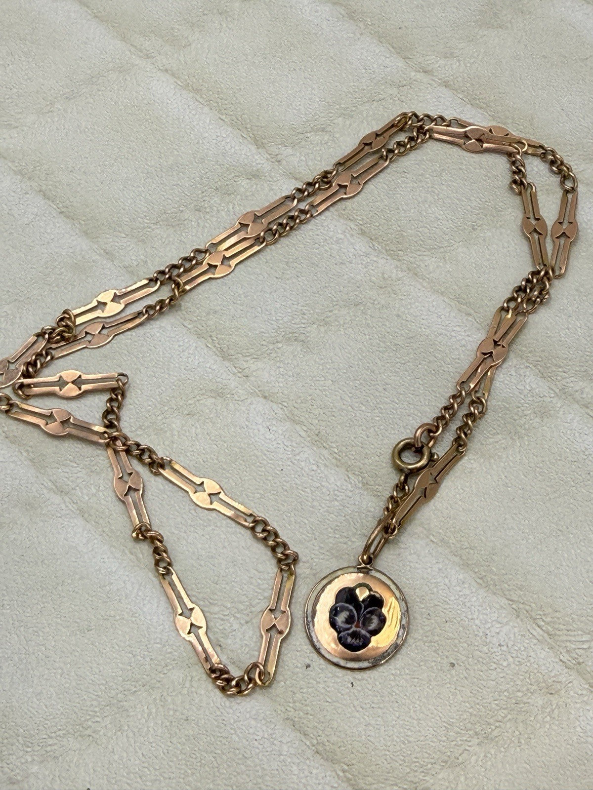 Collana antica in oro 9 kt con ciondolo floreale smaltato viola, inizi '900 – foto 2
