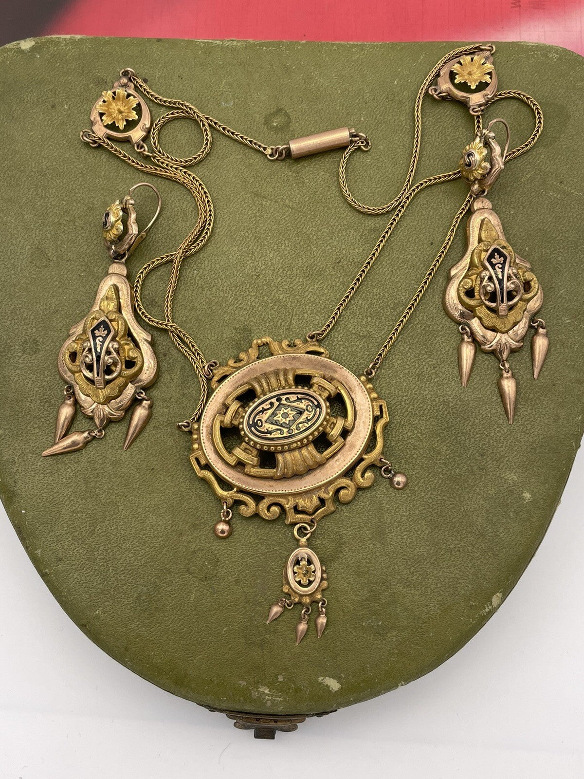 Parure borbonica collana e orecchini in oro 6/7 kt con smalti neri, fine '800 – foto 7