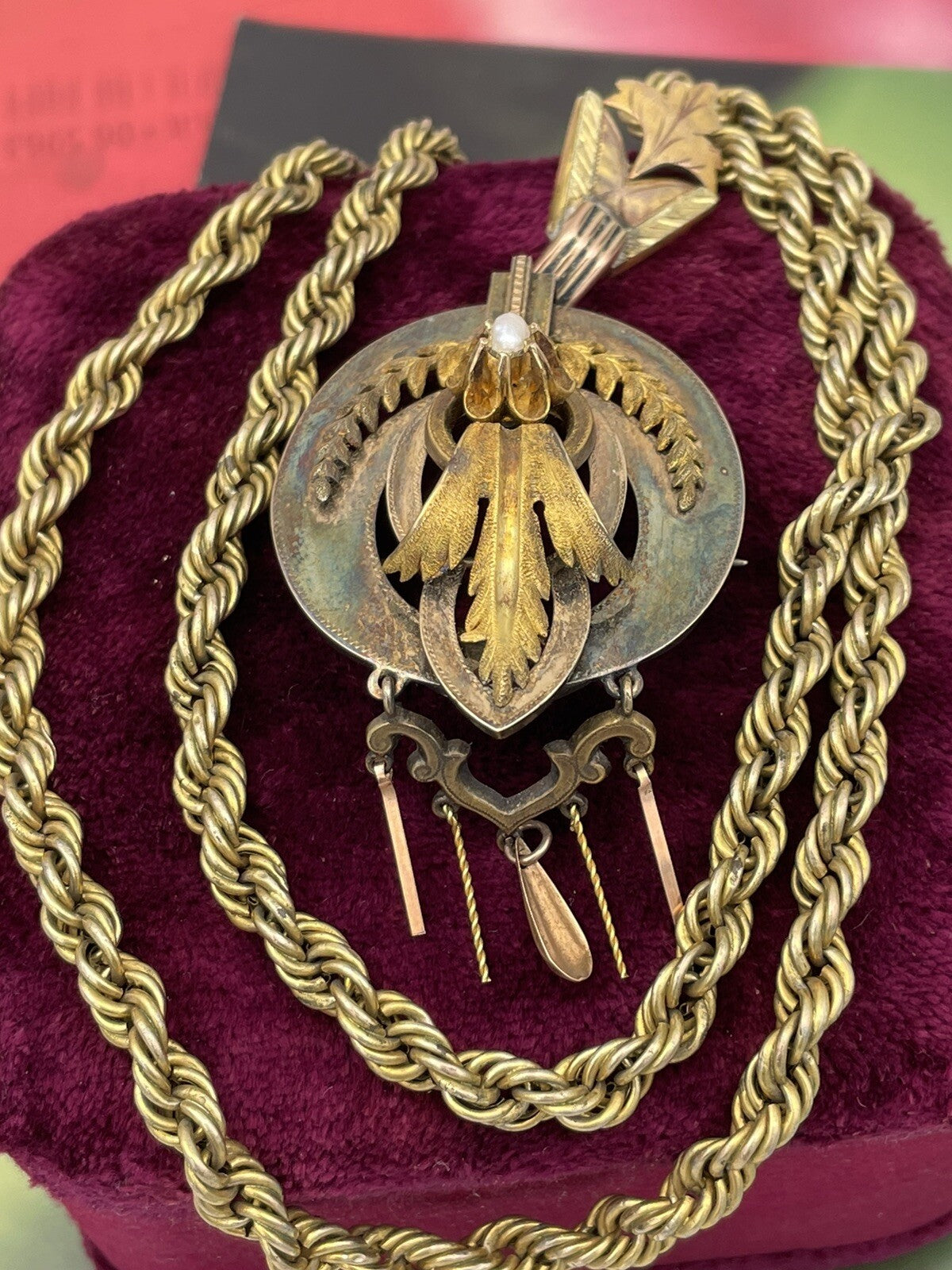 Collana antica in oro 6/7 kt con centrale-spilla inciso e perla, fine '800 – foto 7