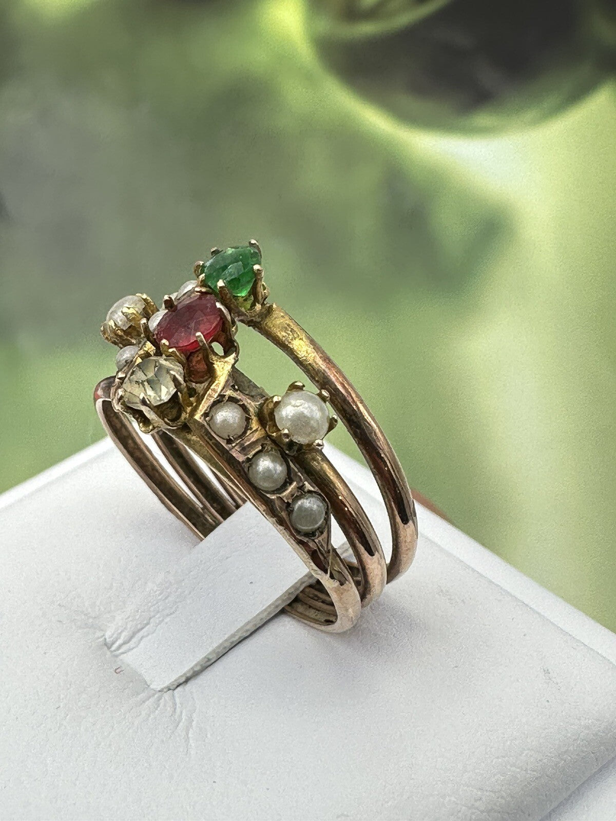 Anello borbonico in oro 6/7 kt con paste vitree e microperle, fine '800 – foto 11