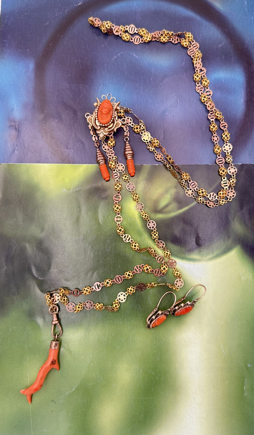 Parure saliscendi e orecchini antichi in oro 6/7 kt con cammei di corallo – foto 10