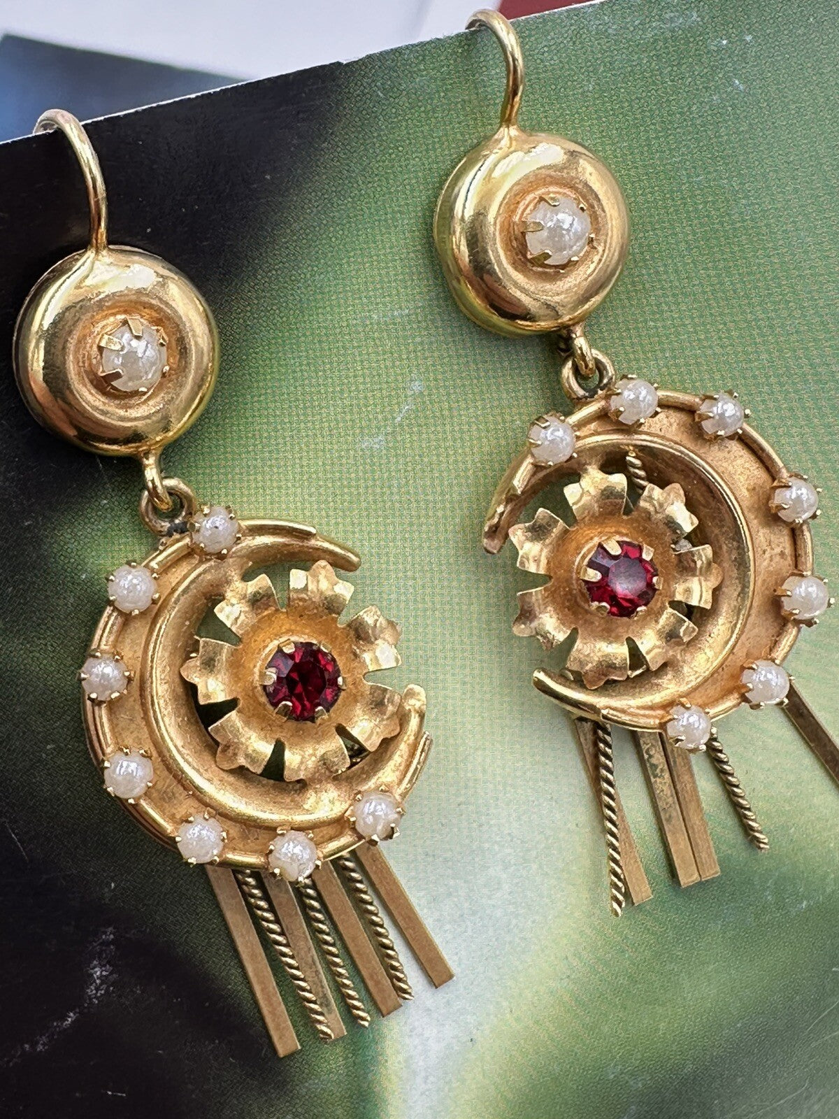Orecchini pendenti vintage in oro 12 kt con paste vitree, anni '50–'60 – foto 9