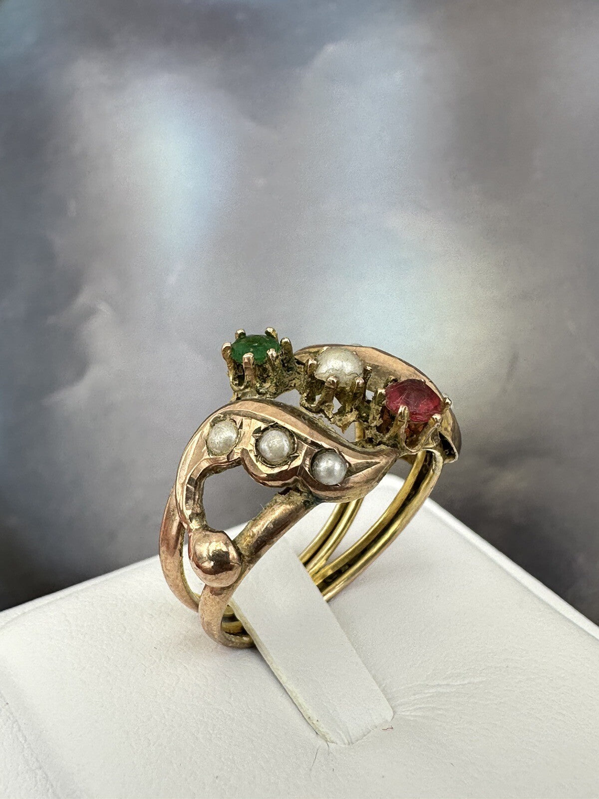 Anello borbonico in oro 6/7 kt con paste vitree e mezza perla, fine '800 – foto 11
