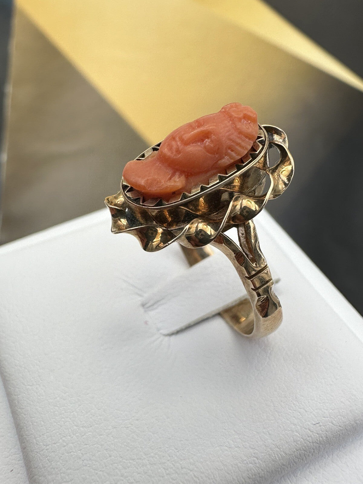Anello borbonico in oro 6/7 kt con cammeo di corallo su onice, fine '800 – foto 9