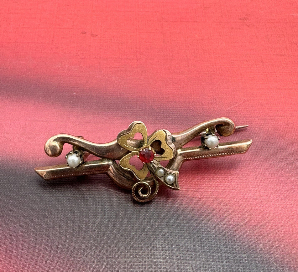 Spilla antica in oro rosso 6/7 kt con perle e pietra rossa, fine '800