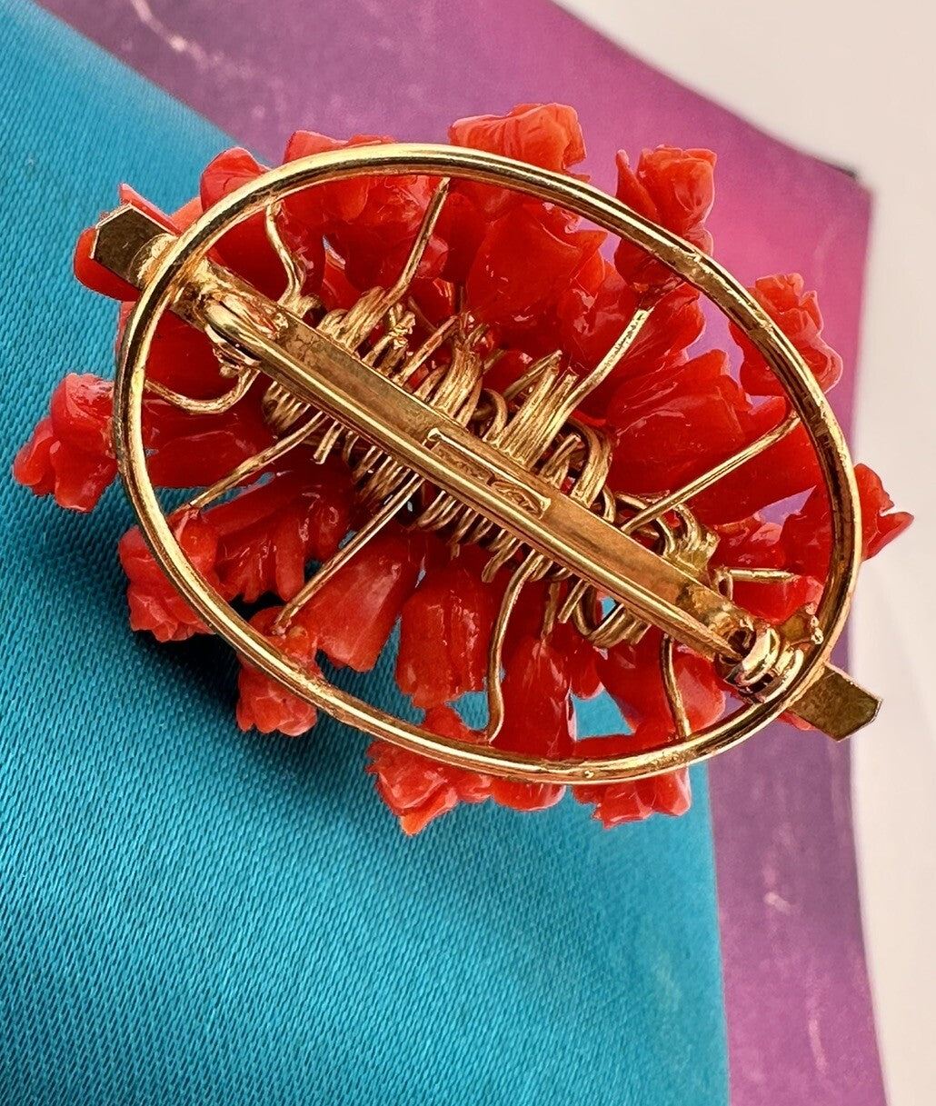 Spilla pendente in oro 18 kt con roselline di corallo, anni '70 – foto 10