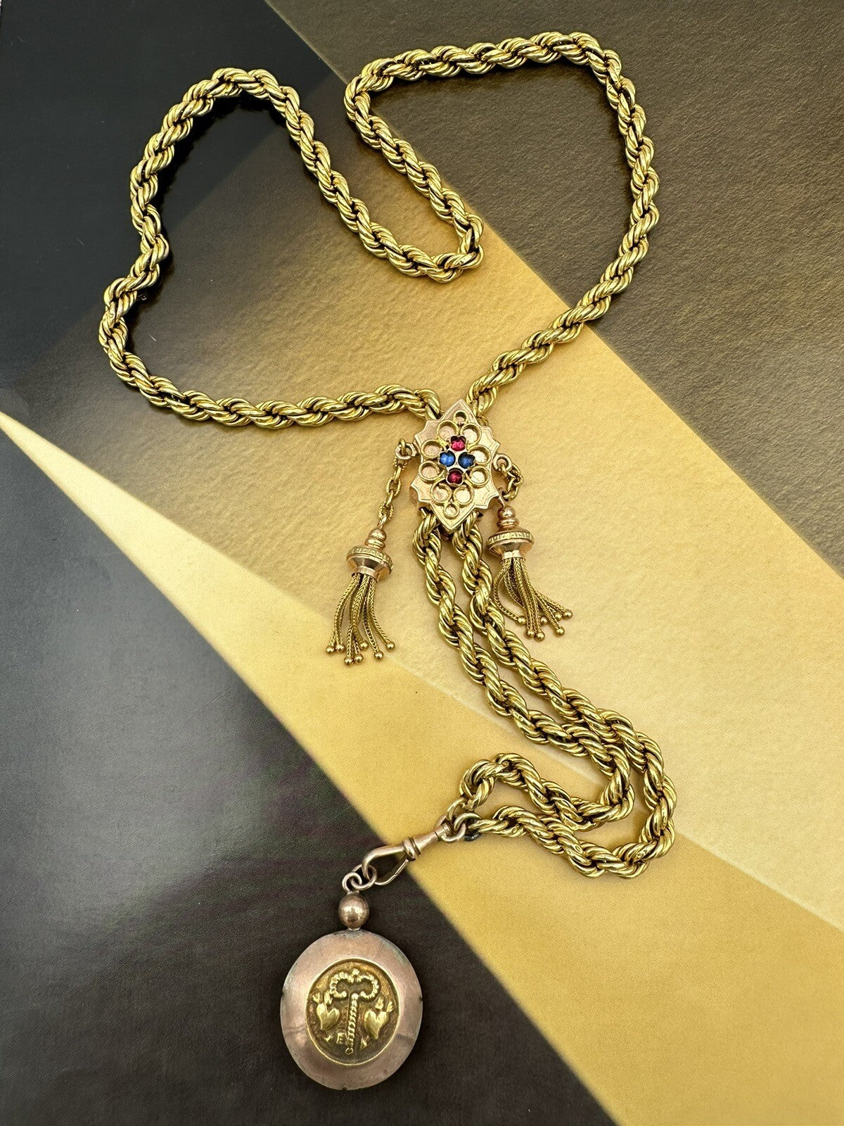 Collana saliscendi antica in oro 6/7 kt con ciondolo chiave del cuore