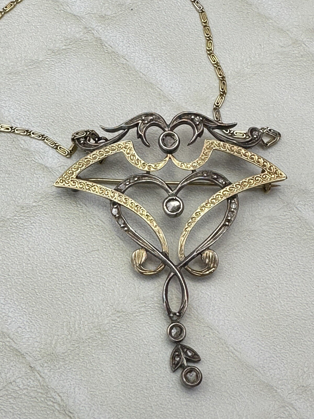 Collana con pendente-spilla antico in oro 12 kt, argento e diamanti, primi '900 – foto 15