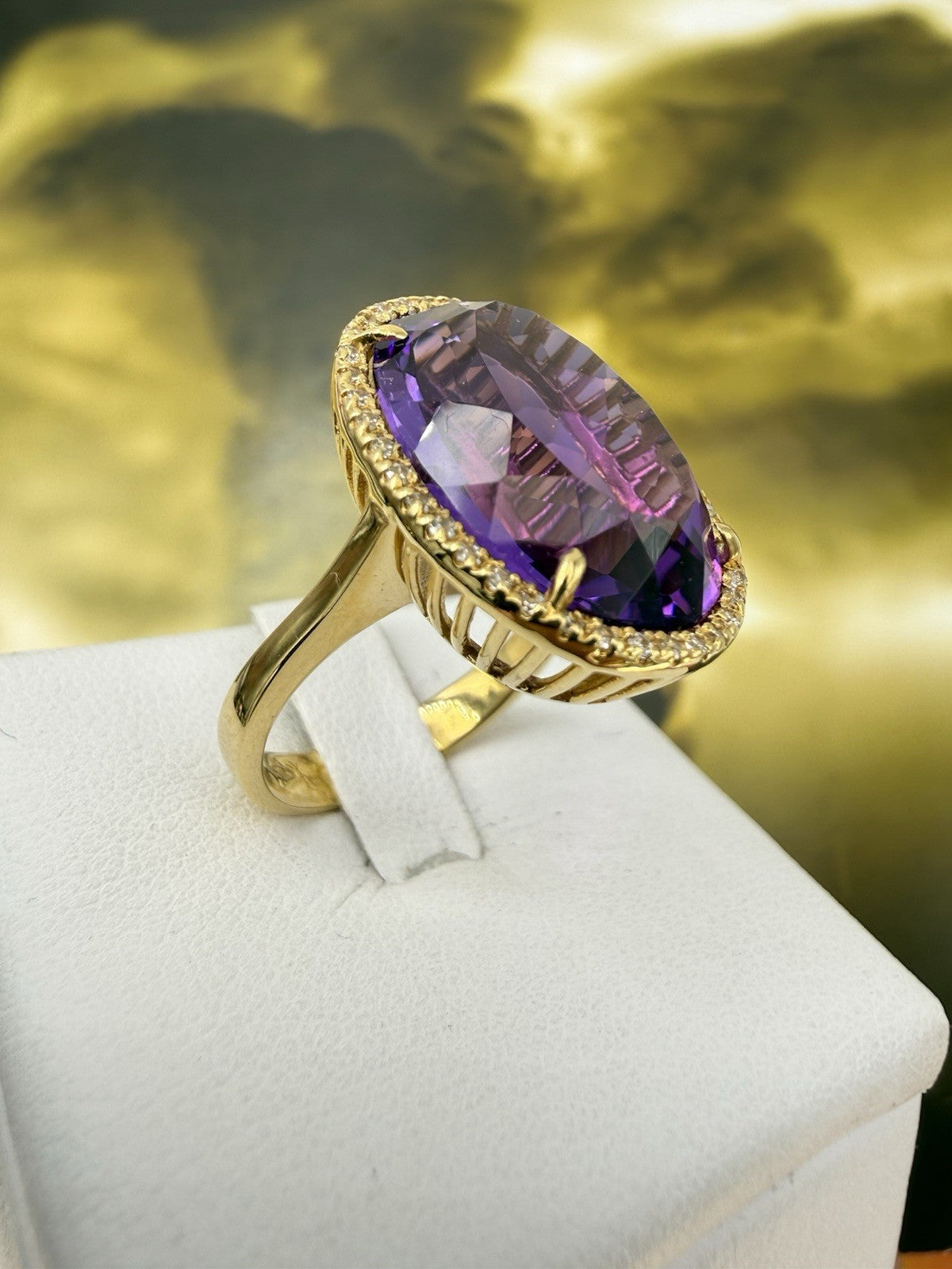 Anello in oro 18 kt con grande ametista e contorno di zirconi – foto 7