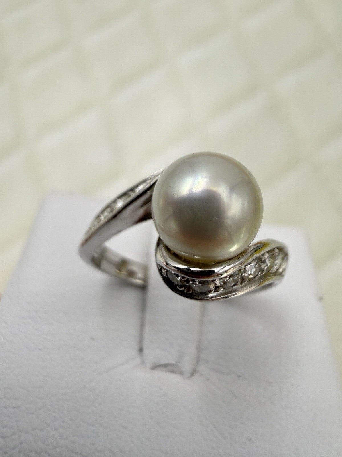 Anello Mikawa in oro bianco 18 kt con perla e brillanti – foto 2