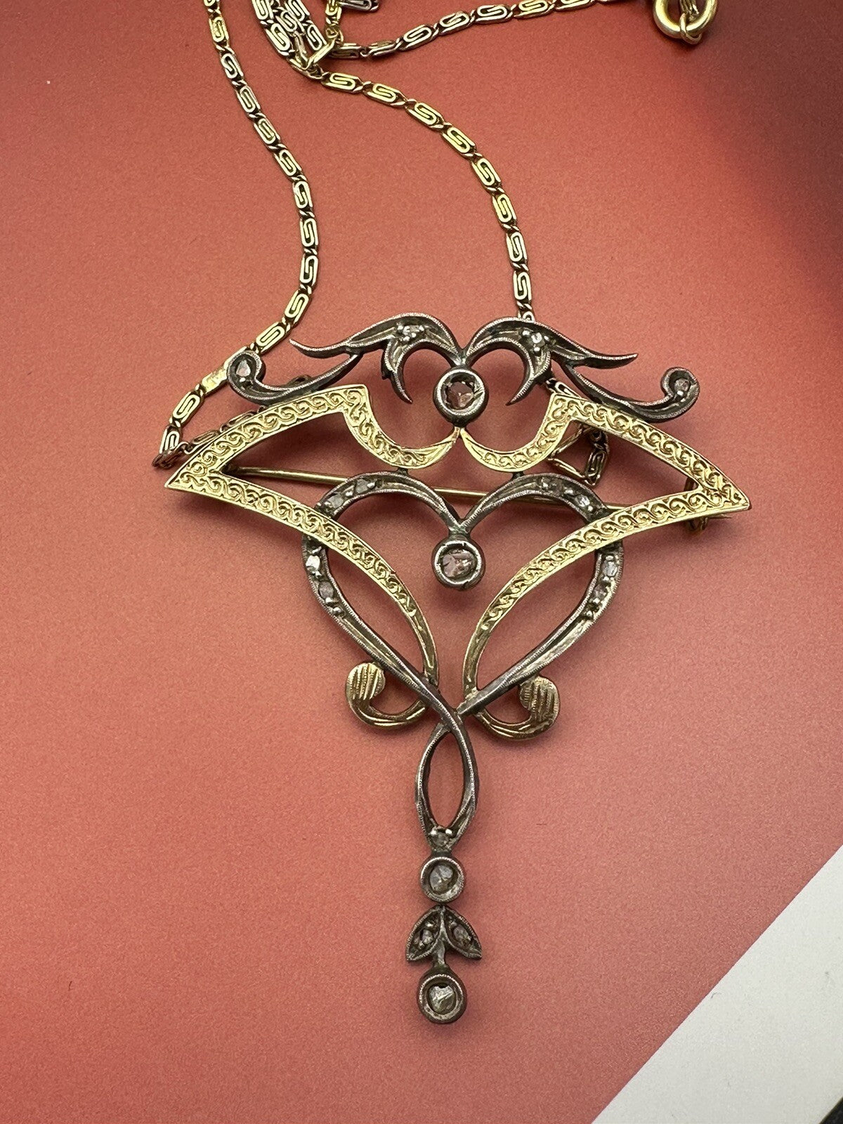 Collana con pendente-spilla antico in oro 12 kt, argento e diamanti, primi '900 – foto 5