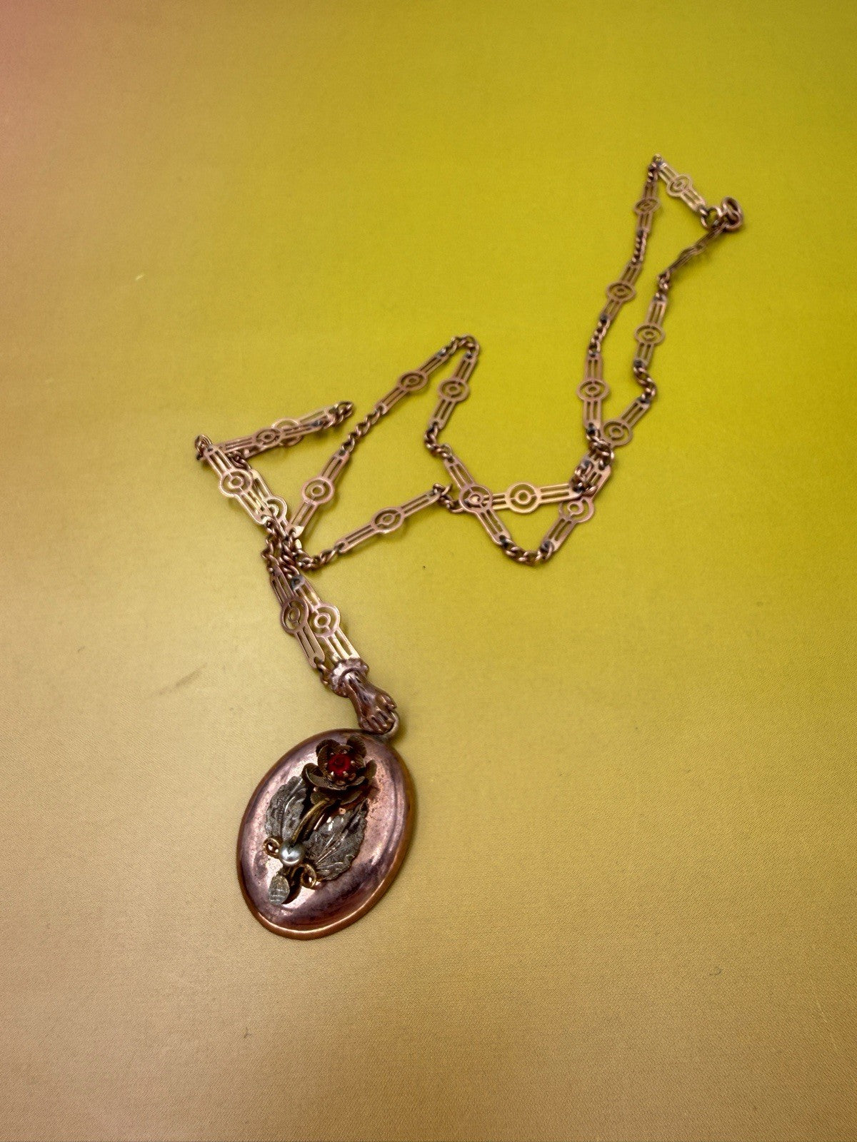 Collana antica in oro 6/7 kt con ciondolo floreale e pietra rossa, fine '800 – foto 12