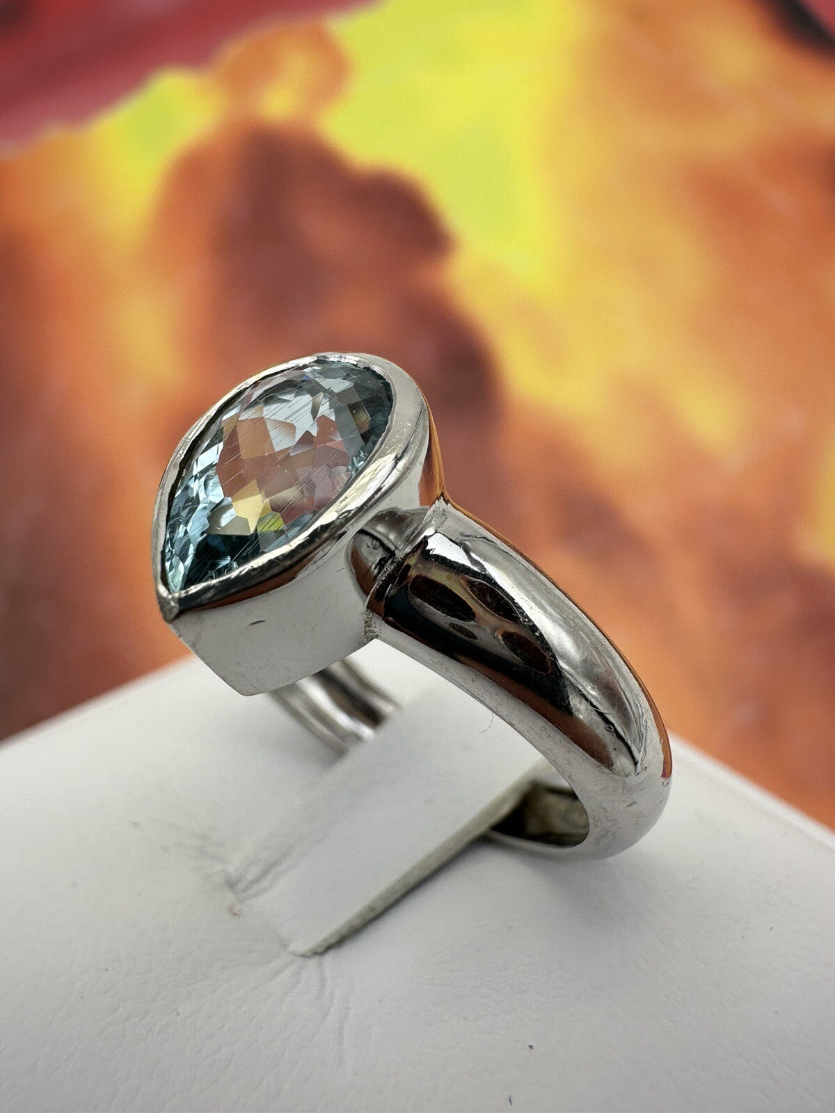 Anello artigianale in oro bianco 18 kt con acquamarina a goccia e brillanti – foto 8