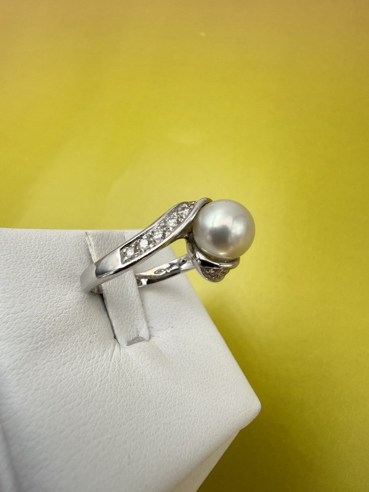 Anello Mikawa in oro bianco 18 kt con perla e brillanti – foto 3